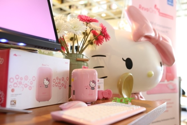 05-Acer-Revo-Hello-Kitty-edition-during-