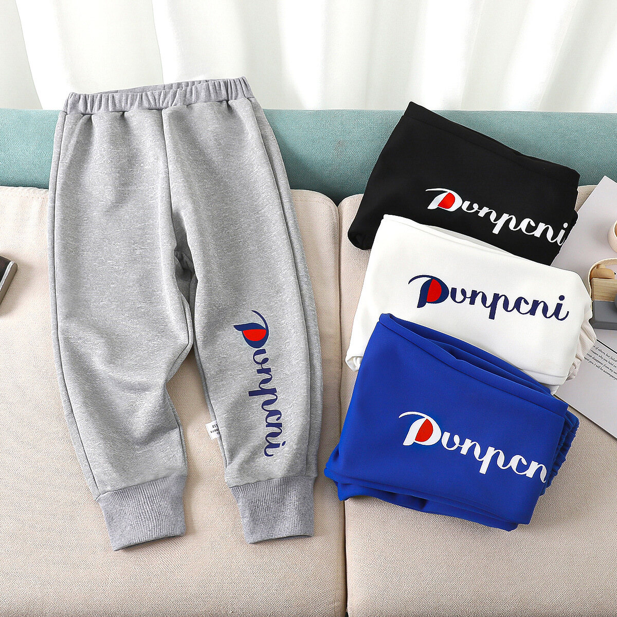 [Ready Stock] Children's pants boys and girls casual pants spring and autumn new middle and big children's sports pants with loose feet and outer wear，boys clothes