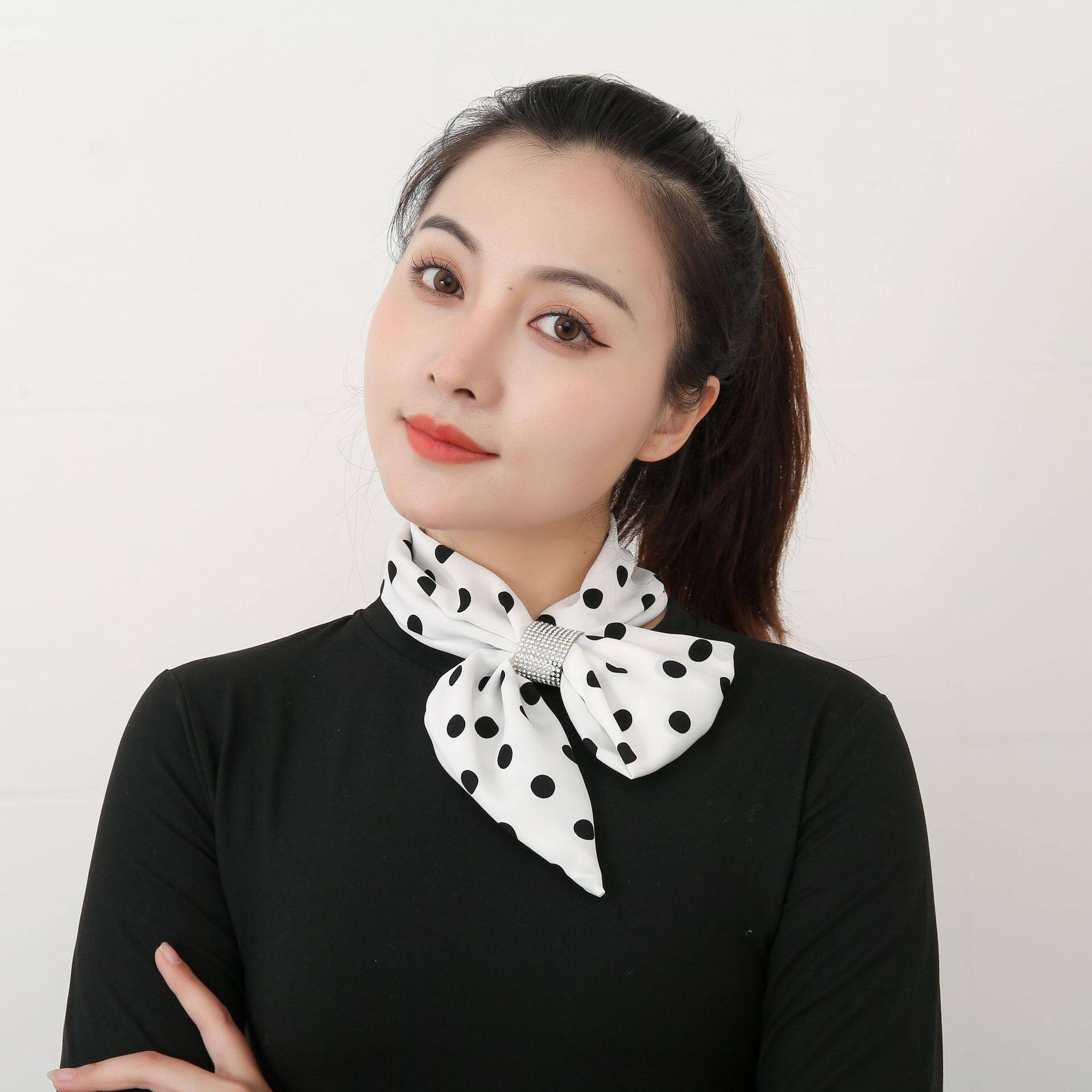 Khăn lụa khăn quàng dài nhỏ khăn lụa có nút đính kim cương giả sáng bóng khăn quàng cổ cổ hẹp mỏng mùa hè dễ phối khăn quàng trang trí cho nữ