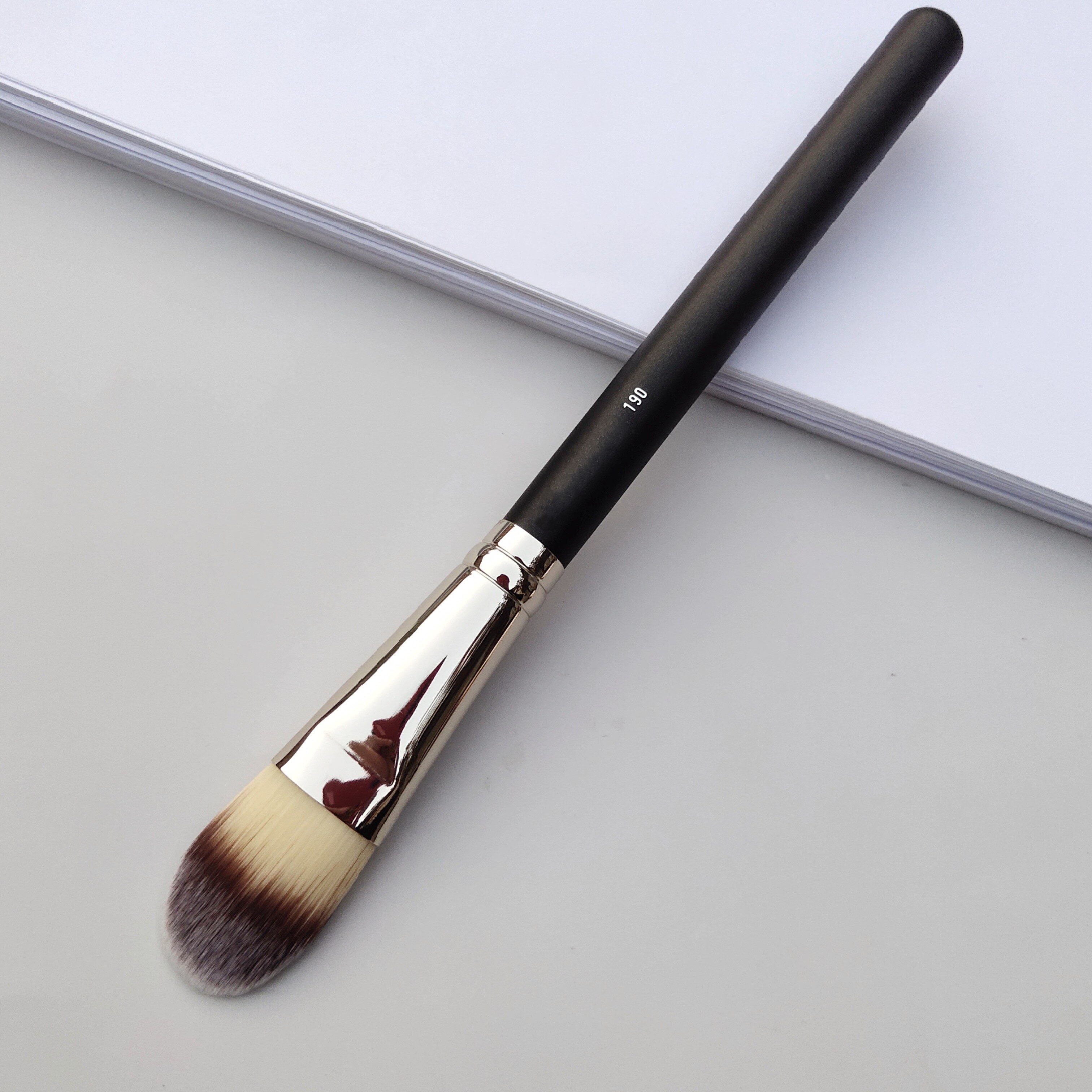 mac concealer brush 270s