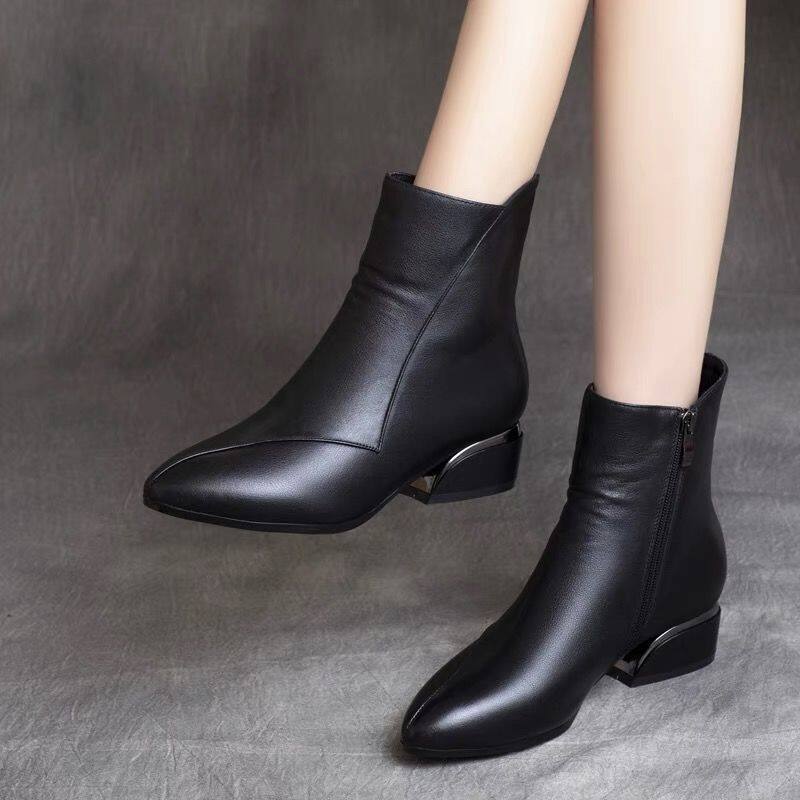 Giày Nữ Bốt Martin Da Mềm Chính Hãng Thu Đông 2022 Mới Bốt Thời Trang Mũi Nhọn Đa Năng Cho Nữ Bốt Cổ Ngắn Đế Bằng Gót Thô Cho Nữ