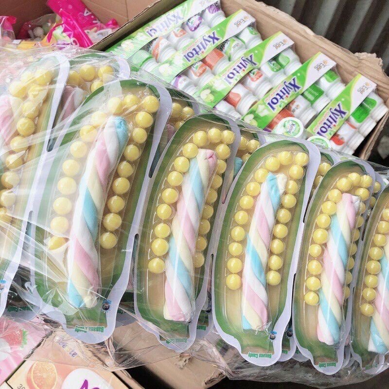 Bịch 30 vỉ kẹo kèm xê hình quả chuối