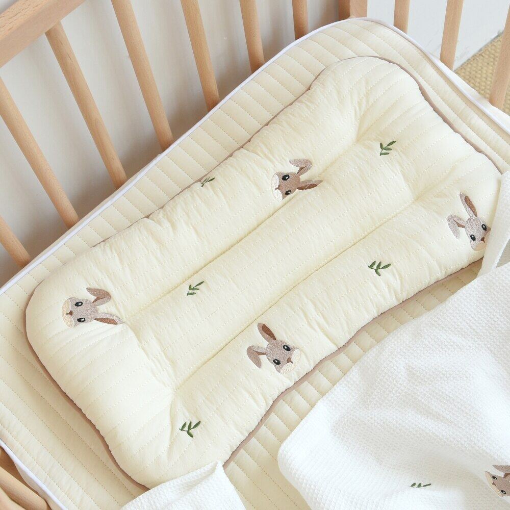 Đồ giường cho trẻ sơ sinh sơ sinh gối ngủ đệm chống lăn lật gấu cổ đầu