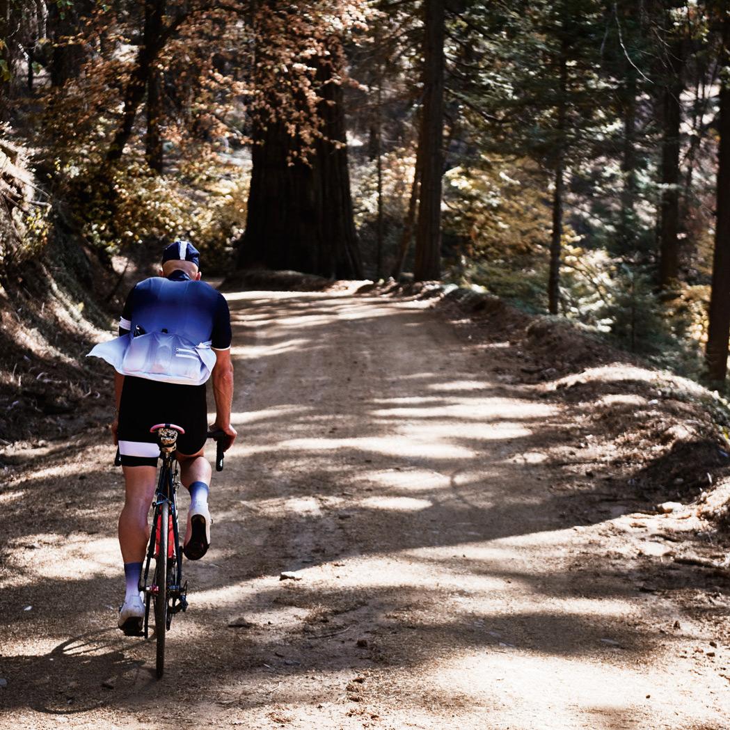 Rapha-SS16-Lightweight-Jersey-and-Lightweight-Classic-Bib-Shorts-.jpg