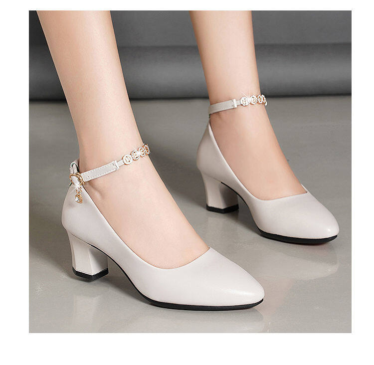 Mother shoes mid-heel low-heel leather soft sole women's single shoes 2020 new middle-aged spring and autumn women's one-word buckle shoes