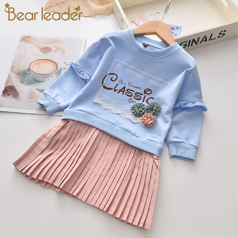 Bear Leader 2020 Mới Mùa Thu Cô Gái Thời Trang Trang Phục Bé Gái Letter Pattern Xếp Li Dresses Trẻ Em Quần Áo Giản Dị Phong Cách Preppy