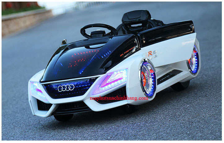 Xe Ô Tô Điện Trẻ Em Audi R9