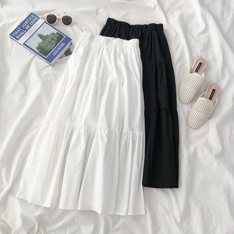 Phối đồ với chân váy trắng dài để đi học hay đi chơi đều hợp