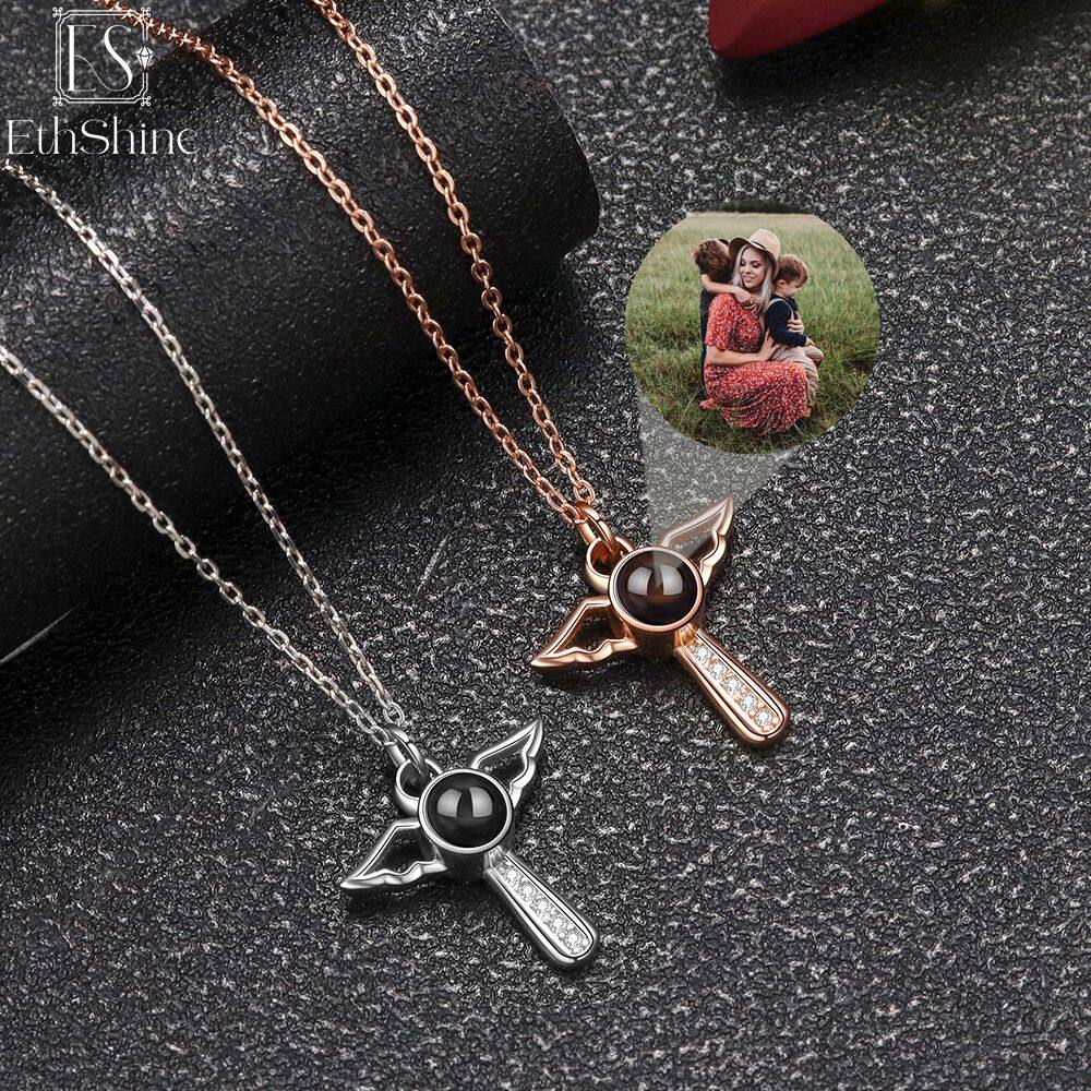 Photo Projection Necklace | Perfect Valentine's Gift | Giftify