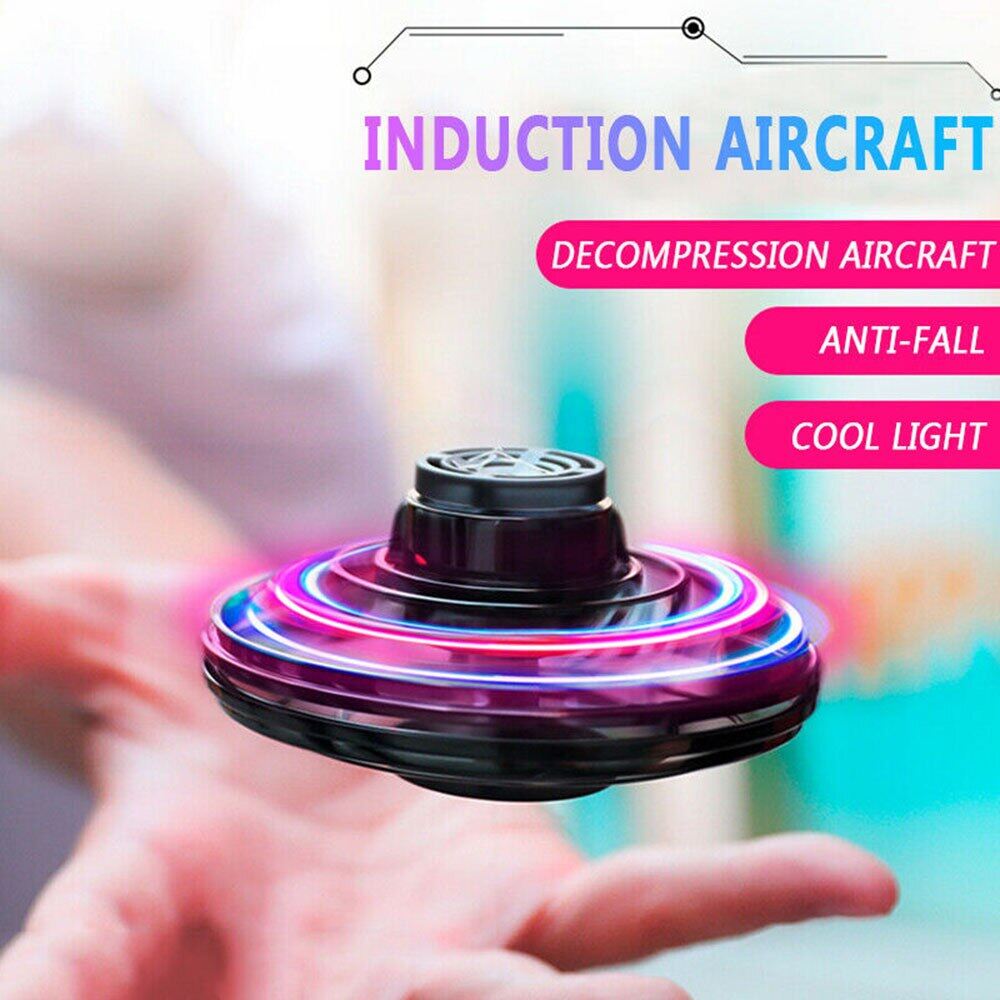 Con quay bay Đồ chơi bay UFO Drone Đồ chơi thần tài bay bằng tay cho trẻ em Món quà sinh nhật Giáng sinh