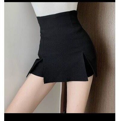 Chân váy ôm xẻ hai bên cực chất