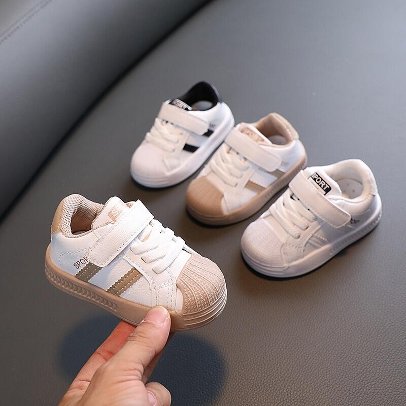 2023 New Style Fashion Striped Baby Sneakers Soft Bottom Sprot Shoes For Boy Girls Non-Slip Toddler Baby Casual Flats Outdoor Kids Shoes Spring