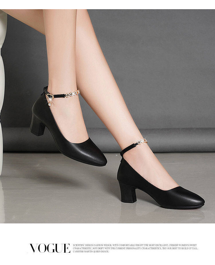 Mother shoes mid-heel low-heel leather soft sole women's single shoes 2020 new middle-aged spring and autumn women's one-word buckle shoes