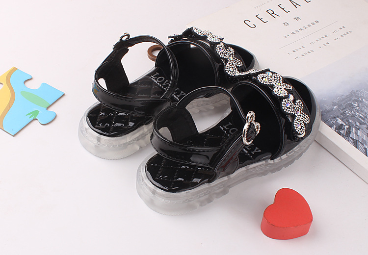 Top 6 eilleures chaussures preiers pas bébé fille à fleurs en 2025 Top 6 eilleures chaussures preiers pas bébé fille à fleurs en 2025