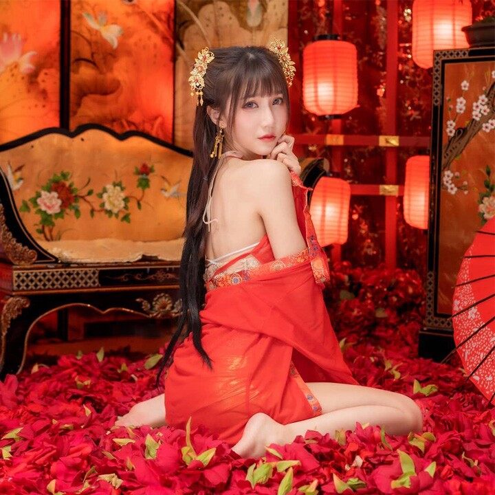Cosplay sexy áo yếm tân nương vương phi cổ trang kèm áo choàng xuyên thấu quyến rũ