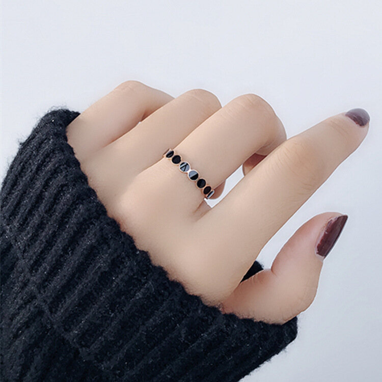 Ánh Sáng Sang Trọng Thích Hợp Thiết Kế Cá Tính 18K Hồng Vàng Titan Thép Đen Chỉ Số Nhẫn Ngón Tay Thời Trang Nhẫn Nữ