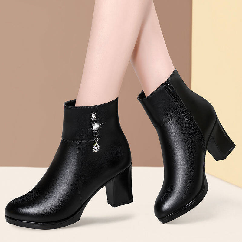  giày bốt giày boot nữ cao TOFASHIONS Boots for Women Black Martin Boots High Heels Women Fashion Black Shoes for Women Korean Style Short Boots New Female Handsome 