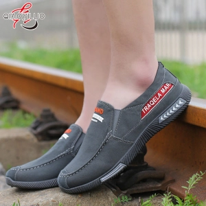 ภาพหน้าปกสินค้าQiaoYiLuo แฟชั่นชายใหม่ระบายอากาศรองเท้าผ้าใบฉบับภาษาเกาหลีของต่ำเพื่อช่วย Pedal Lazy ถุงคลุมรองเท้าฟุต Peas ที่กำจัดกลิ่นรองเท้าด้านล่างที่อ่อนนุ่ม shoes【READY STOCK - คุณภาพสูง】 ที่เกี่ยวข้อง