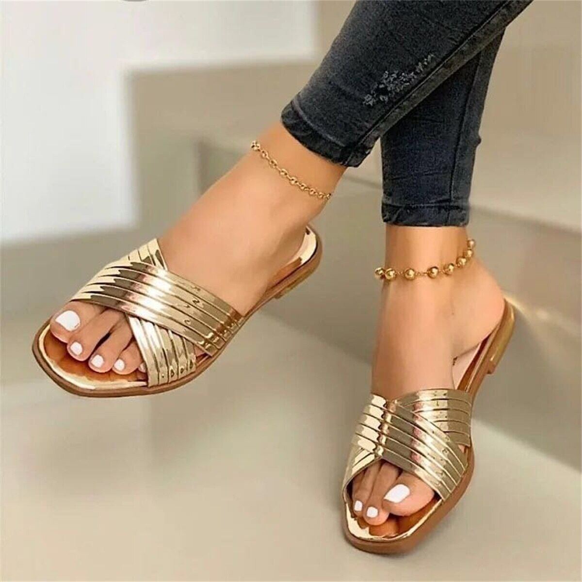 Dép người phụ nữ mùa hè 2023 Hot Bán En kim loại chữ thập thời trang ngắn gọn nhà thiết kế bệt đi ngoài trời thể thao bãi biển giản dị giày dép dép