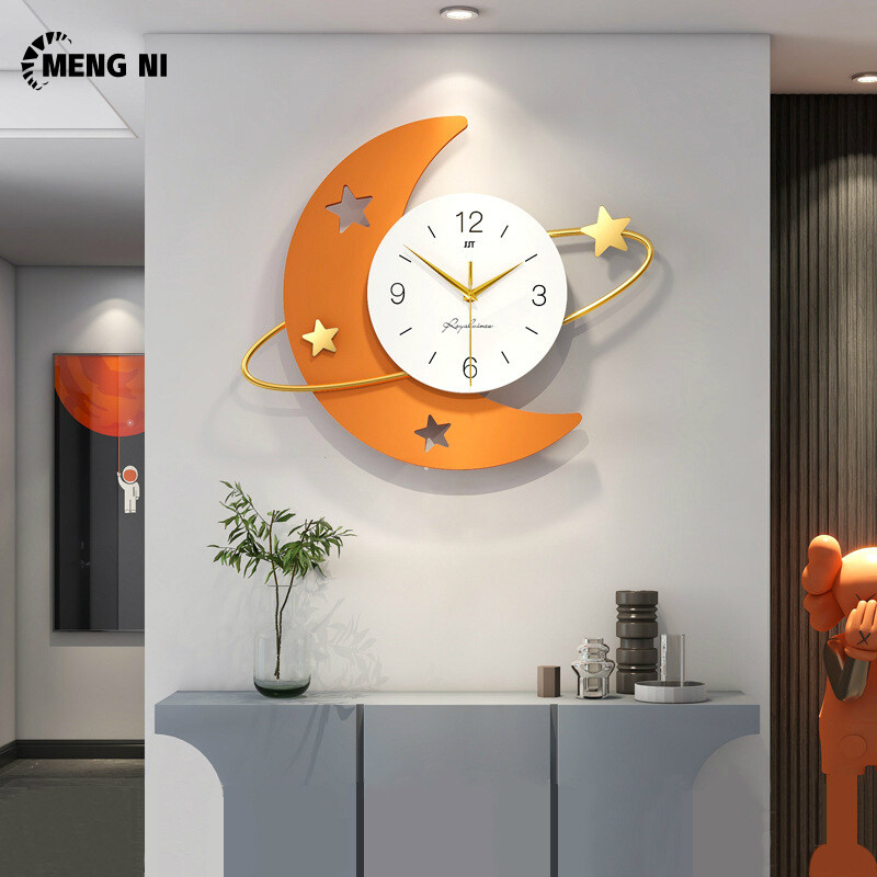 HANGDIANđồng hồ treo tường đồng hồ treo tường đương đại đồng hồ treo tường kim loại phòng khách Đồng hồ treo tường Phòng khách Thời trang Đồng hồ treo tường Trang trí nội thất Ánh sáng Bắc Âu Đồng hồ treo tường Cá tính Màu đỏ ròng Đồn