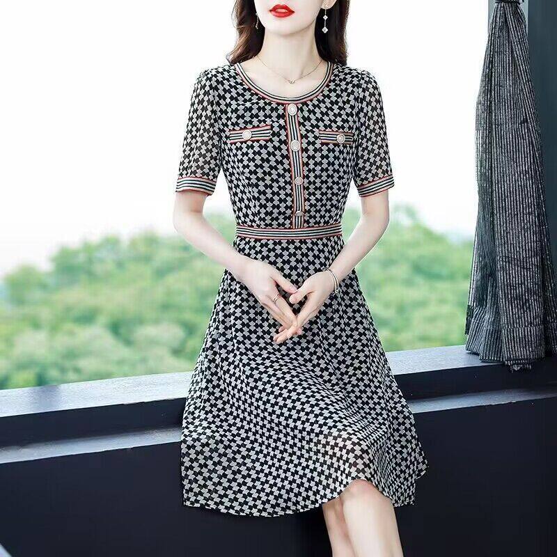 Áo ngắn tay mùa hè Polka Dot 2023 đầm mới chiều dài trung bình ôm vừa chiffon Váy nhỏ thời trang
