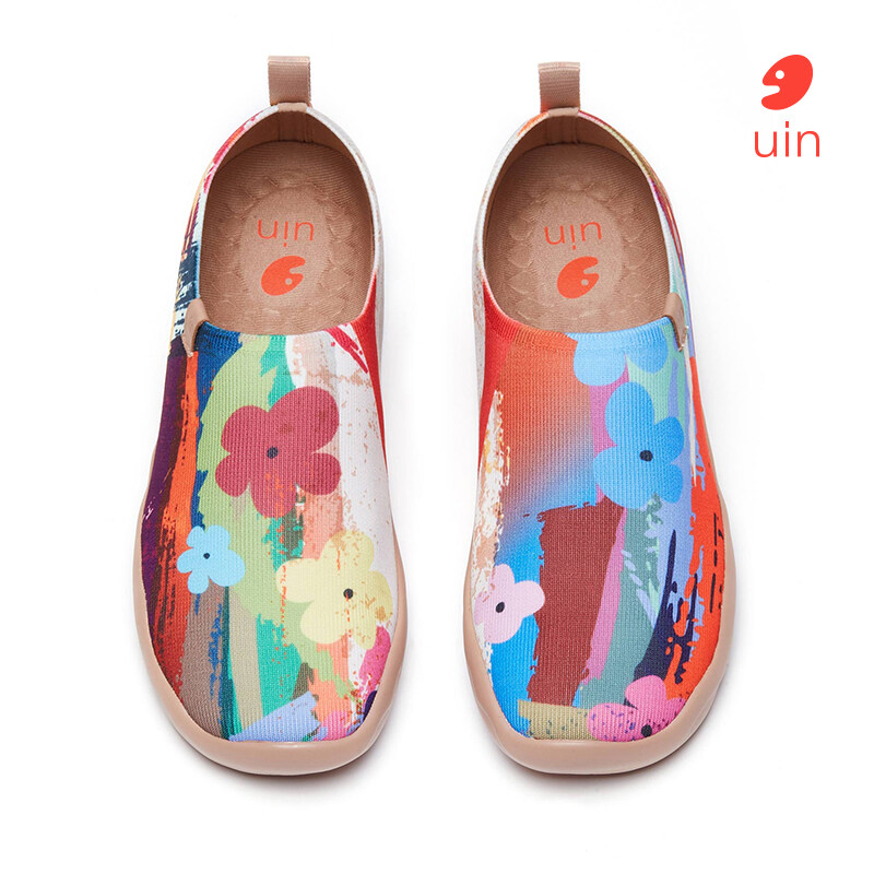 UIN Toledo I Art Painted Floral Travel Shoes Knits Fashion Sneakers Breathable Slip on Lightweight Loafers ราคา 3,959 บาท*ส่งฟรี