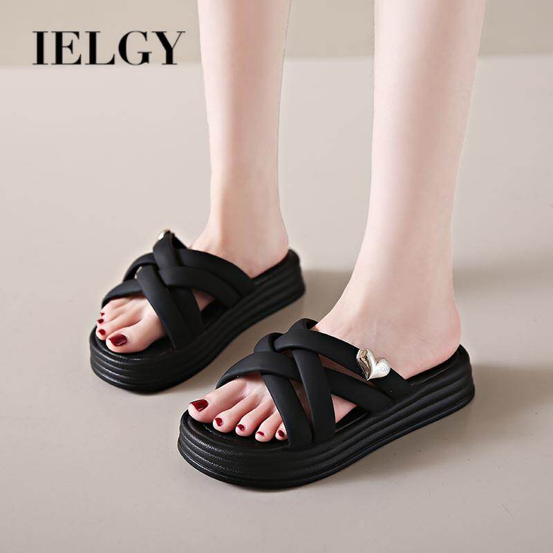 IELGY slippers women's metal heart-shaped decoration open toe flat non-slip soft bottom soft comfortable sandals ราคา 514 บาท*ส่งฟรี