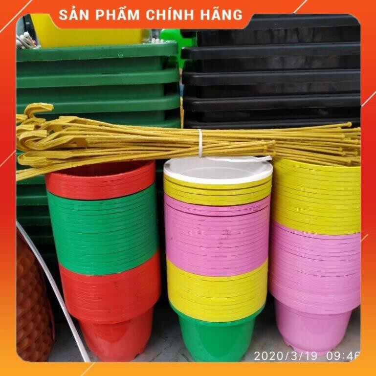 Bộ 10 chậu nhựa trồng hoa tròn treo nhỏ kèm móc nhiều màu.