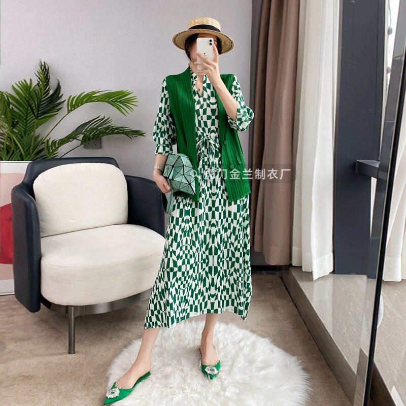 Áo gi-lê nữ xếp li mới đơn giản