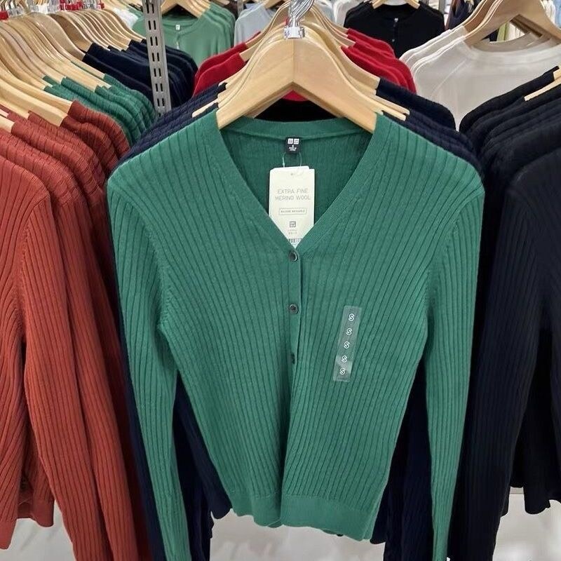 Uniqlo ujia youyi áo len mùa thu worsted Merino sườn v-cổ Áo cardigan dệt kim dài tay điều hòa không