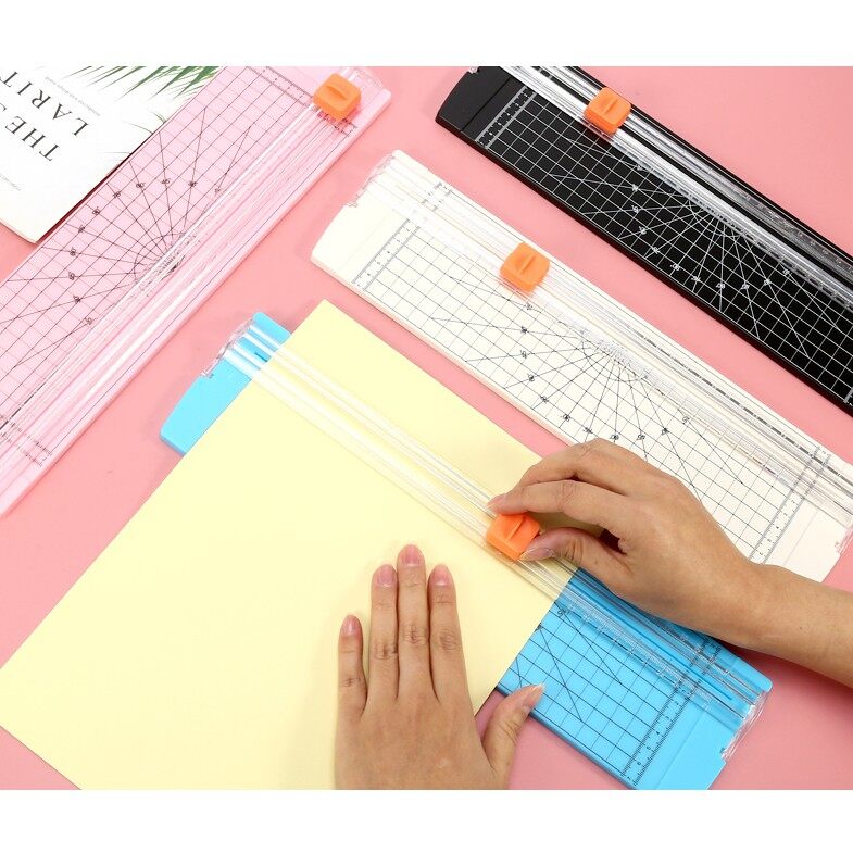 Bàn Nhựa Cắt Giấy A4 Nhỏ Gọn, Tiện Lợi Cắt Được Cả Giấy Đã Ép Màng