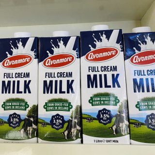 Thùng 12 hộp sữa tươi nguyên kem avonmore 1l