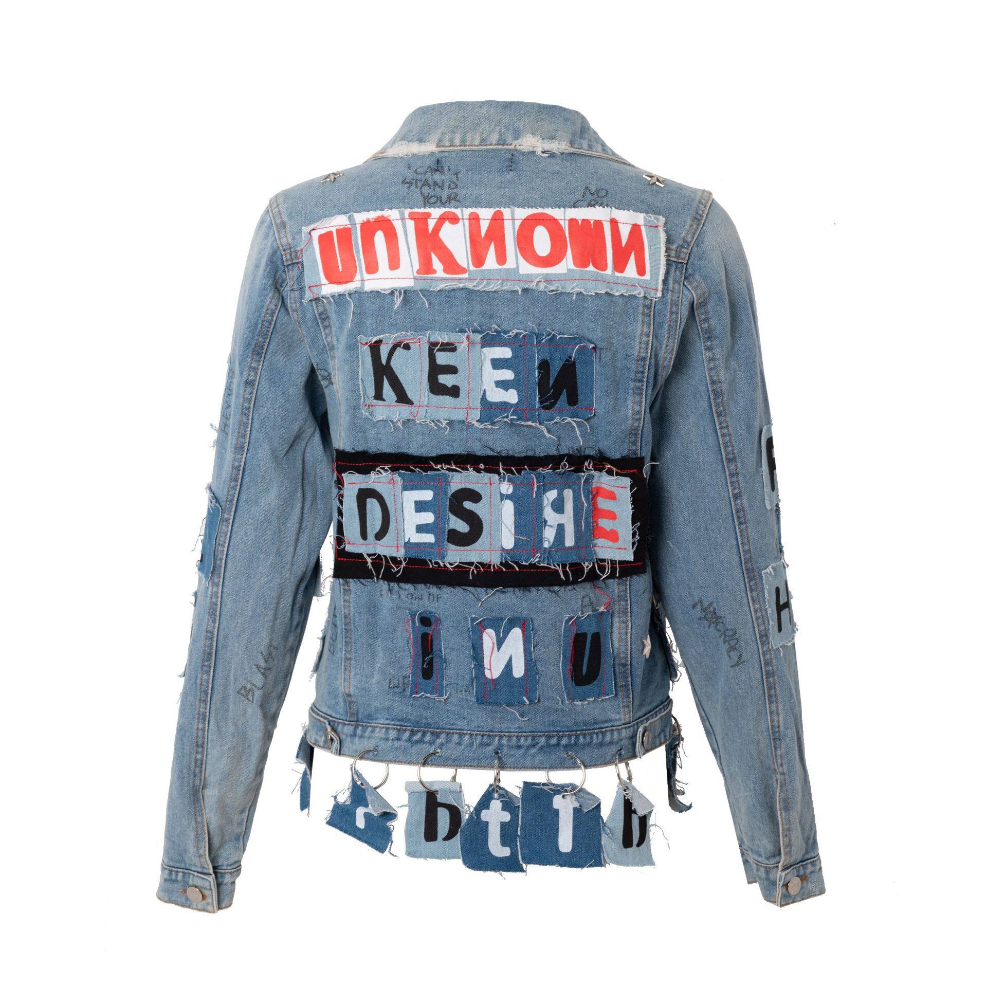 Mantel Denim Huruf Pendek Gadis Keren Gaya Punk Tren Penyambungan Paku Keling Baru Wanita Musim Semi Musim Gugur ราคา 3,722 บาท*ส่งฟรี