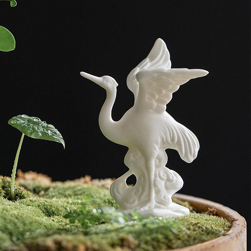 Trắng sứ cần cẩu trang trí gốm sứ động vật pet trà phụ kiện trang trí nhà moderntabletop thủ công