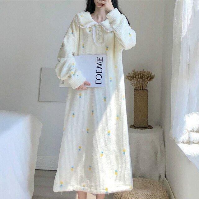 Nightgowns ผู้หญิงขนแกะปะการังผลไม้พิมพ์ Ins น่ารัก Ulzzang สวมใส่นักเรียนหลวม Midi ฤดูหนาว Lapel สาวหวานขายดี Chic