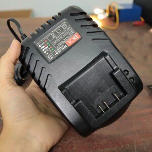 Sạc nhanh 18v dca ffcl18-04 |sạc nhanh dca