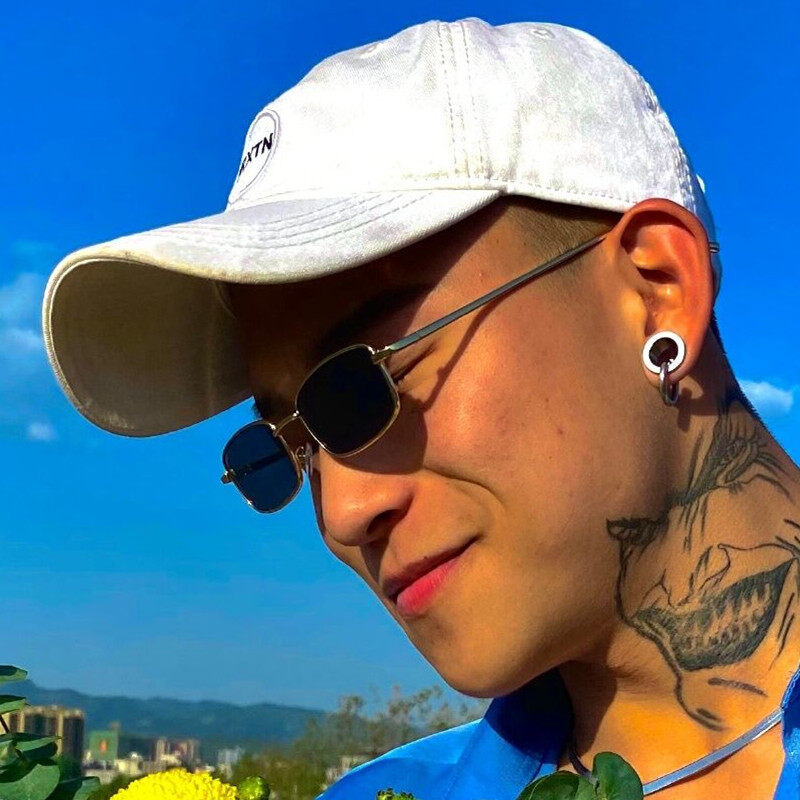 Xmall Kính Mắt Lưới Màu Đỏ Gọng Vuông Nhỏ, Kính Râm Thời Trang Nam Và Nữ Cá Tính