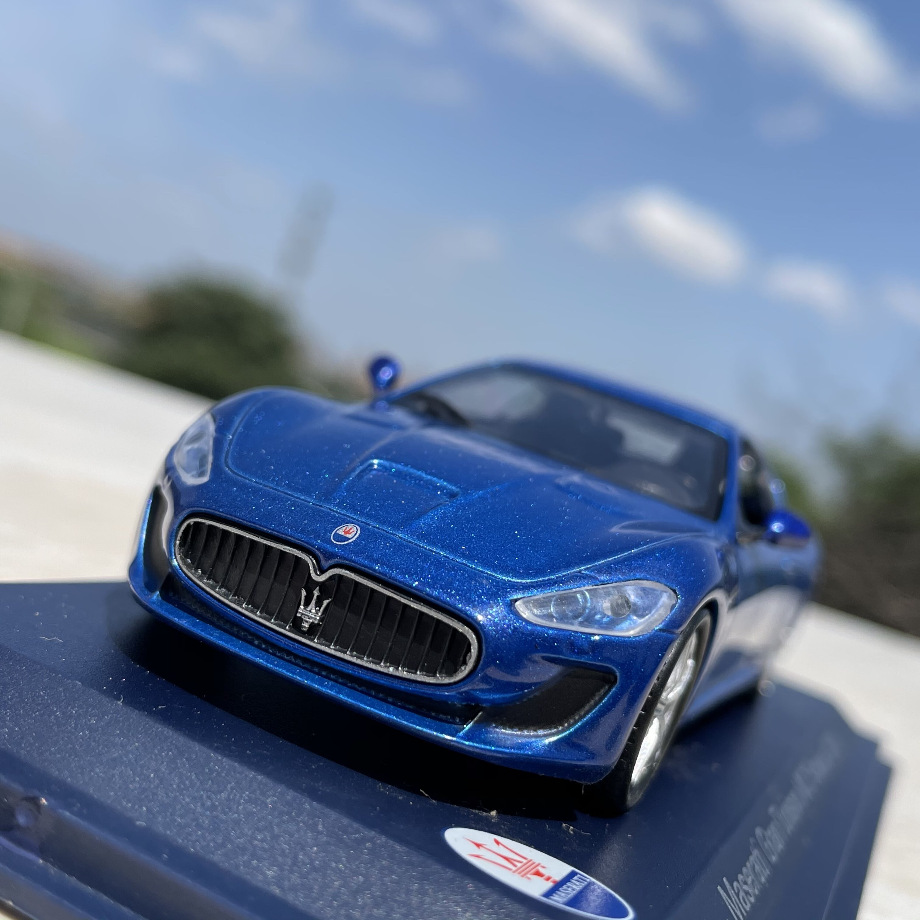Mô hình đúc khuôn maserati granturismo mc stradale 2019 1:43