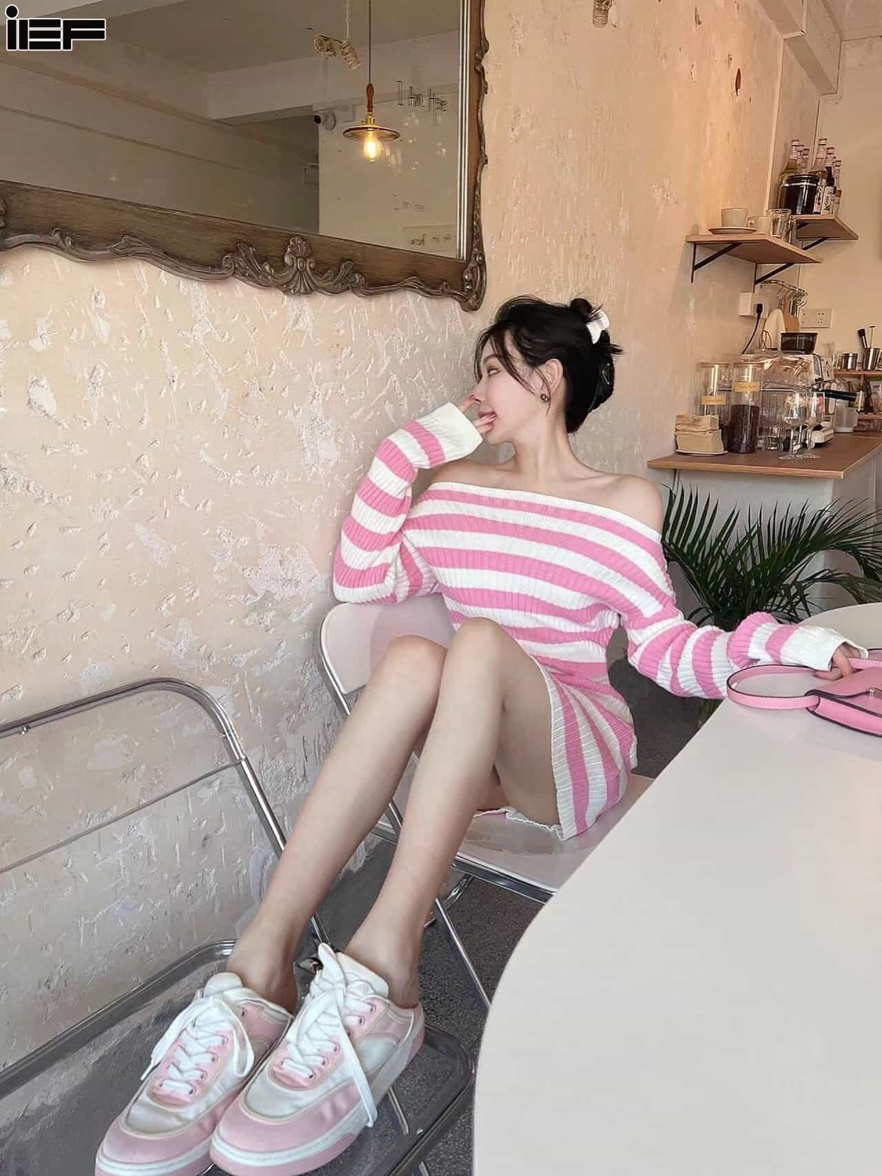 Ief váy cho nữ bộ váy hai dây dệt kim sọc thắt lưng không dây màu hồng ngọt ngào và dễ thương lazy wind