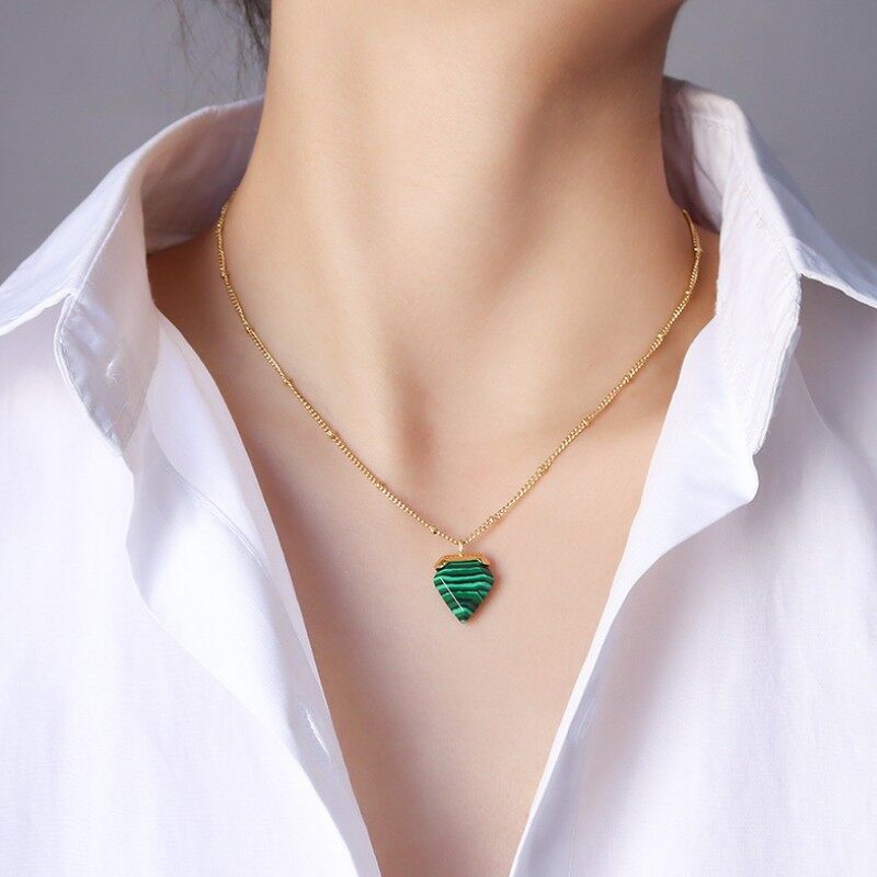 Dây Chuyền Mặt Đá Malachite Xanh Lá Titan Ko Đen TT 3454