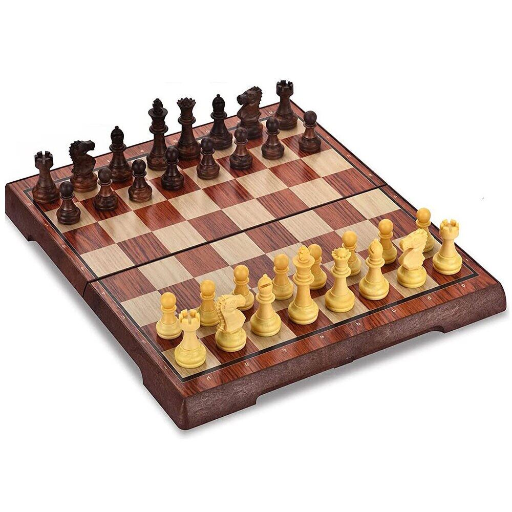Trò chơi với bàn cờ Bộ cờ vua cho trẻ em với cờ vua nam châm miếng cờ vua