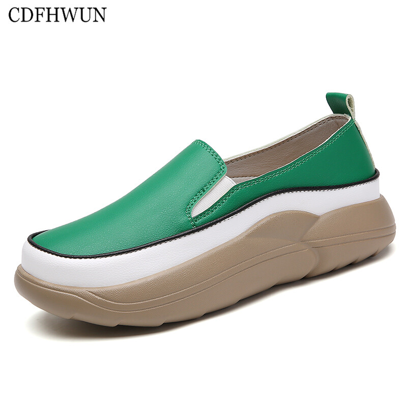 CDFHWUN Sneakers for Women Soft Leather Student Shoes Casual Slip-on Shoes Size 35-41 ราคา 990 บาท*ส่งฟรี