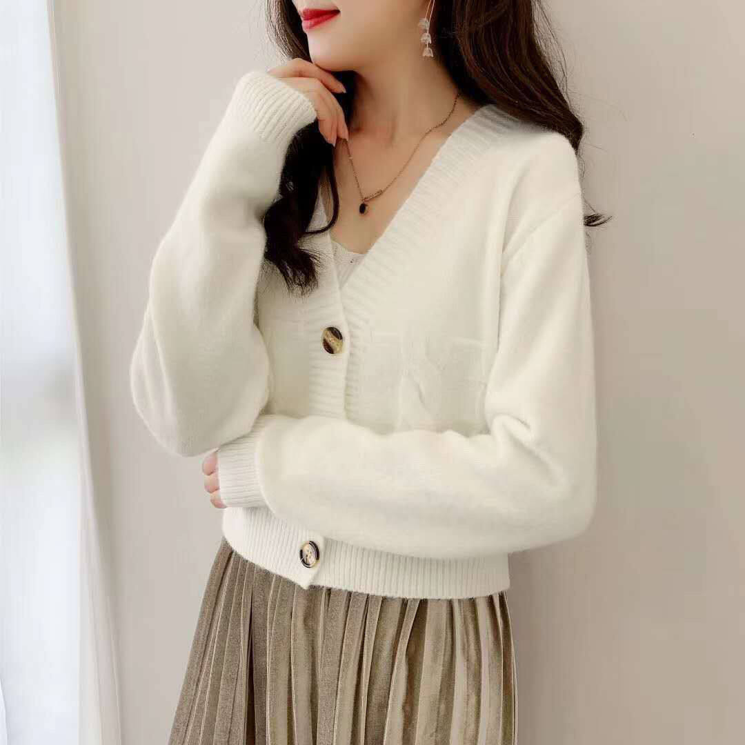 Autumn 2020 new twist hot girl style knit sweater jacket women's autumn and winter wear short loose sweater cardigan