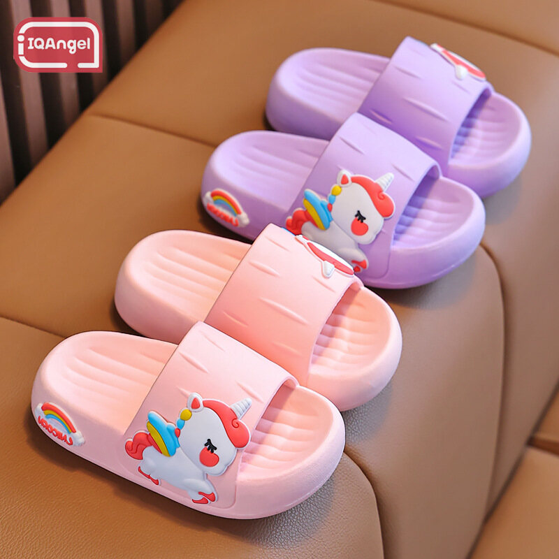  IQANGEL dép cho bé gái  Dép Lê Bé Gái Dép Mùa Hè Cho Trẻ Em Đi Trong Nhà Phòng Tắm Chống Trượt Dễ Thương Đi Trong Nhà Đế Mềm giày cho bé gái dép bánh mì 