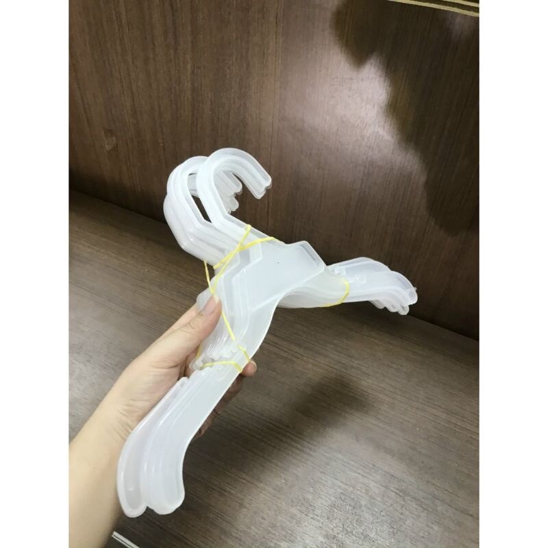 Combo 20 móc nhựa trẻ em - móc vai dẹt treo quần áo trẻ em màu trắng trong,dài 32cm