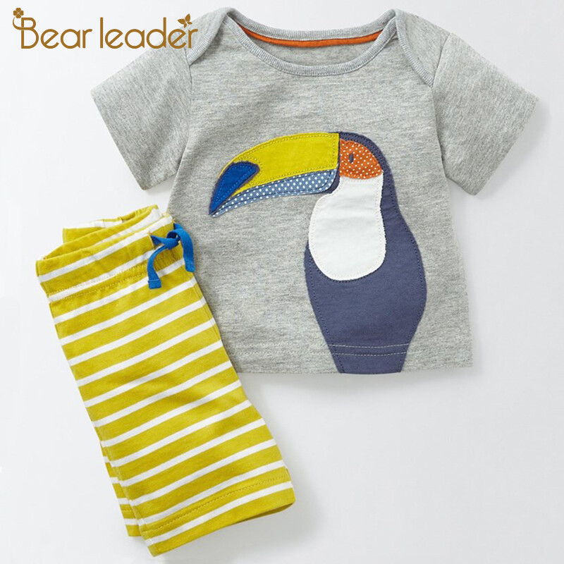 Bear Leader Bộ Quần Áo Trẻ Em Quần Áo Trẻ Em Quần Áo Bé Trai Mùa Hè Mẫu Quần Áo + Quần Sọc 2Ps Cho Bé Trai