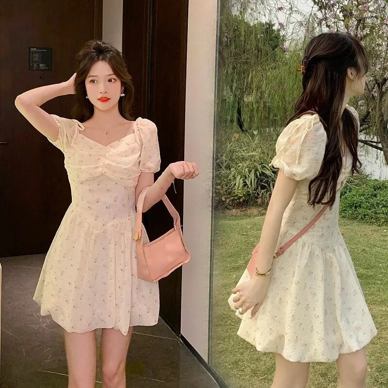 Váy hoa váy ngắn tay mỏng eo tay phồng xương đòn cho nữ