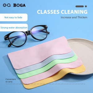 ภาพหน้าปกสินค้าOQ BOGA 1ชิ้นสีสุ่มสี่เหลี่ยมผืนผ้ากระจกผ้าแว่นตาเช็ดไมโครไฟเบอร์แว่นตาผ้า ที่เกี่ยวข้อง