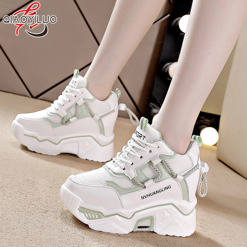 QiaoYiLuo sneakers&Chunky Sneakers with minimalist , light and airy and it has low top round toe for women