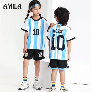 ภาพหน้าปกสินค้าAMILA เสื้อบอล Argentina Home No. 10 Messi เสื้อฟุตบอลทีมชาติเสื้อฟุตบอลเด็กพิมพ์ดิจิตอล เสื้อฟุตบอลโลกเด็ก ที่เกี่ยวข้อง